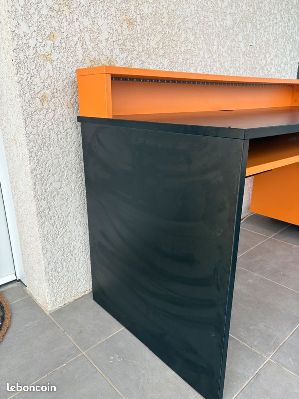 Bureau (image 2)