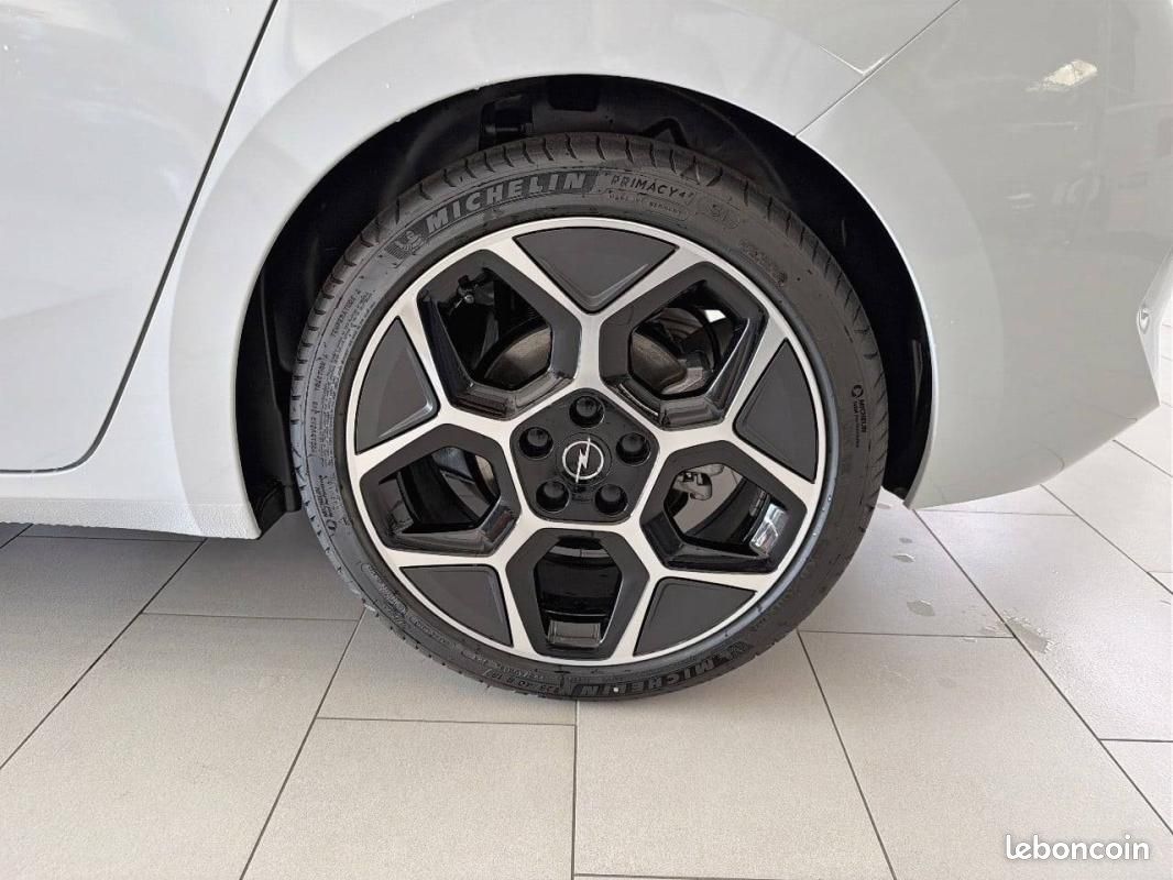 Opel Astra 1.2 Turbo Hybride 145 ch Automatique - Ultimate (image 13)
