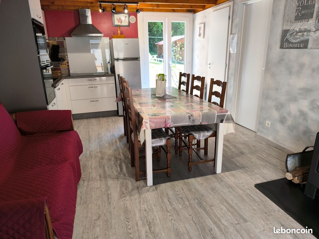 Chalet classé 3* , bord du lac, calme, lits faits, randos, piscine partagée, pêche, barque (image 7)