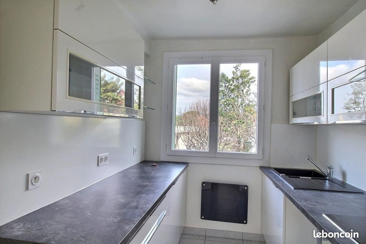 Appartement 3 pièces 60 m² · à Marseille · 60 m² · 888 €