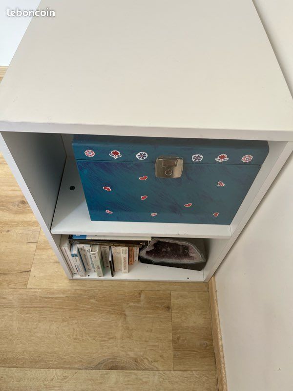 Bureau blanc avec rangement intégré – Très bon état (image 2)
