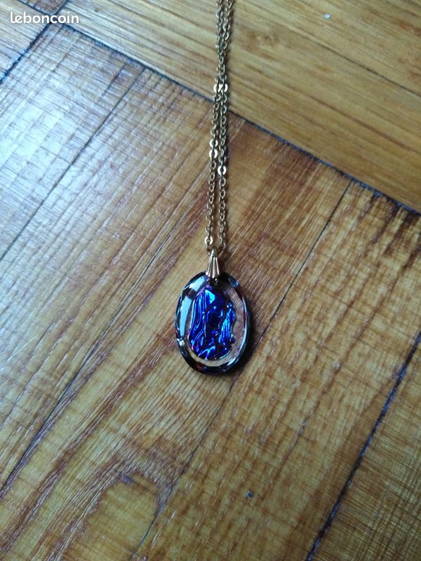 Chaîne avec pendentif (image 2)