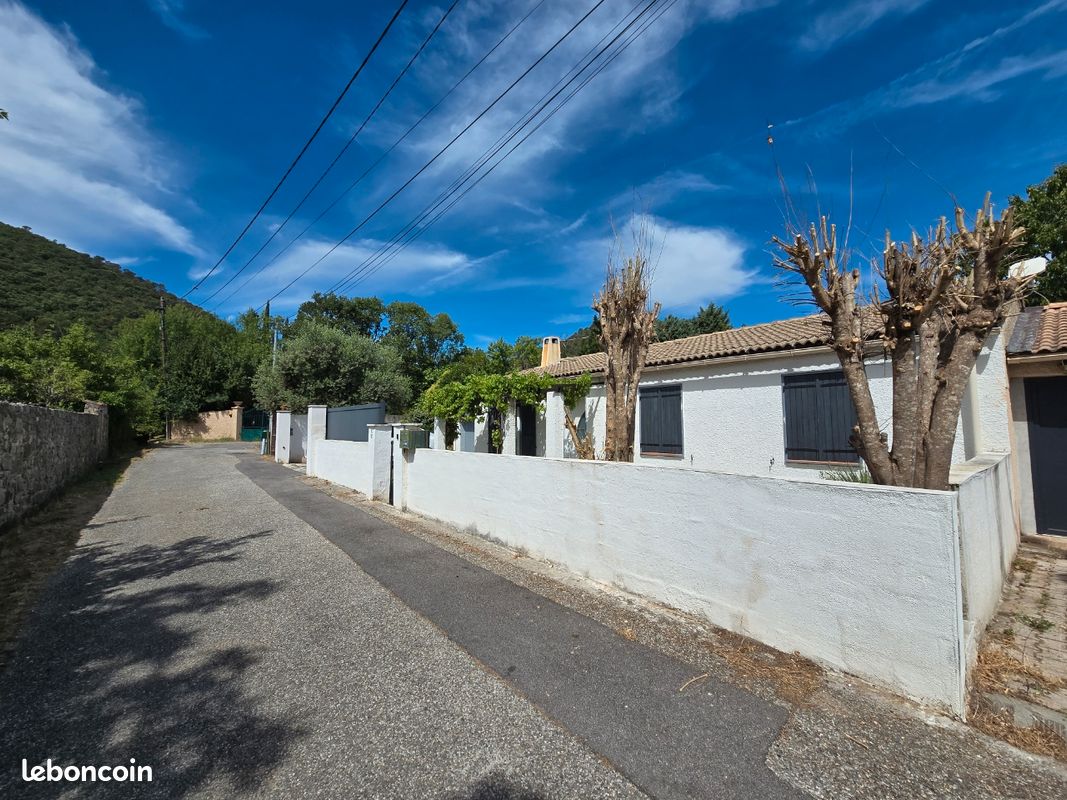 Maison 5 pièces 90 m² · à La Roquebrussanne · 90 m² · 305 000 €
