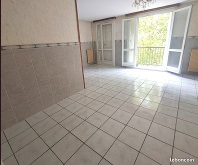 Appartement 8 pièces 86 m² · à Joué-lès-Tours · 86 m² · 100 000 €