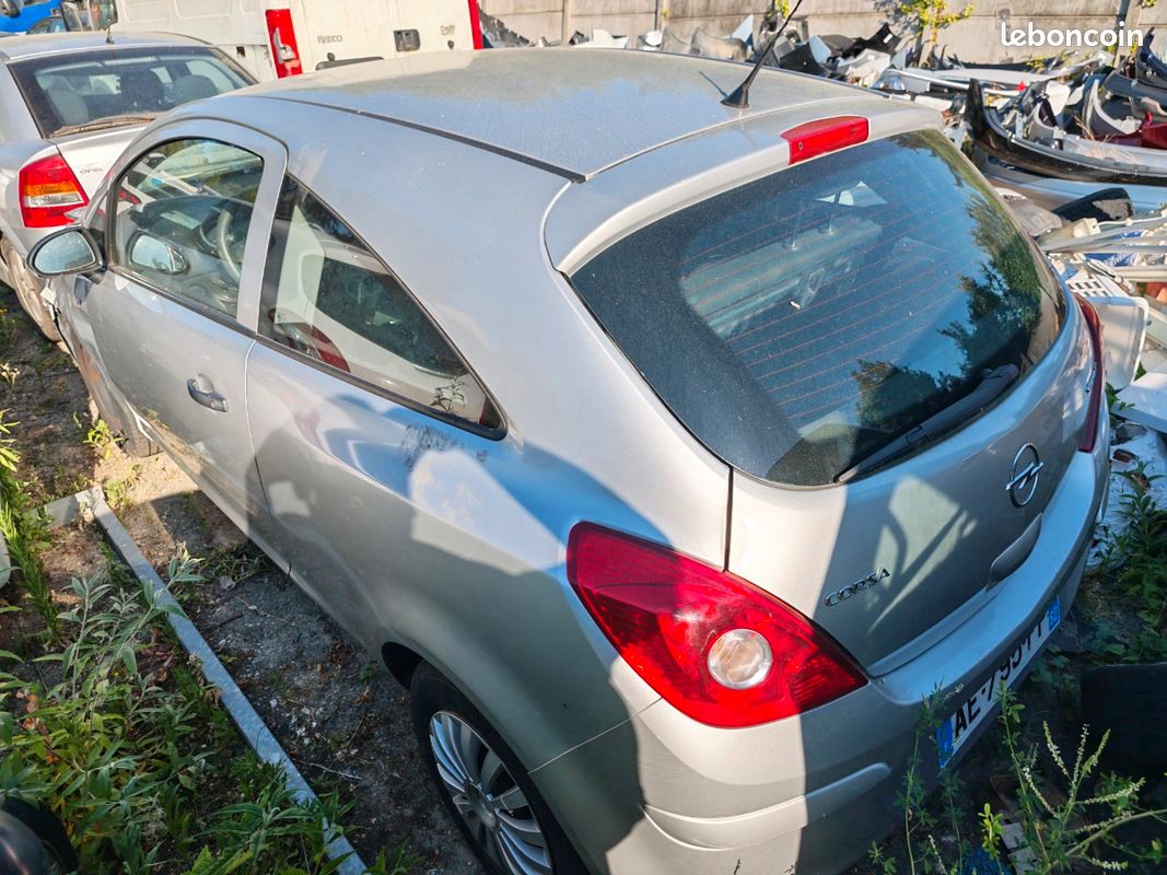 PIECES MÉCANIQUE ET CARROSSERIE OPEL CORSA D 1.3 cdti (image 3)