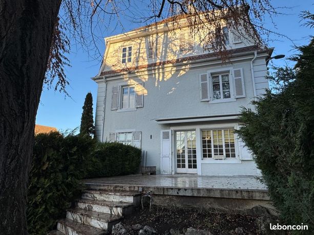 Villa 12 pièces 279 m²