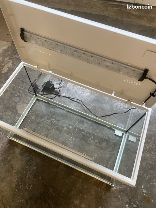 Bac d’aquarium avec barre led (image 3)