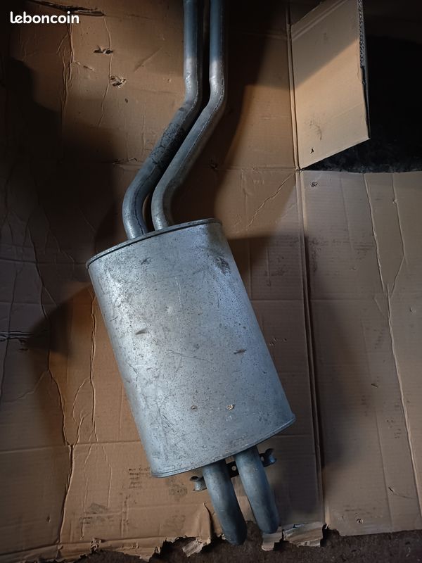 Vends silencieux arrière pour Mercedes C107 ou R107 (image 2)