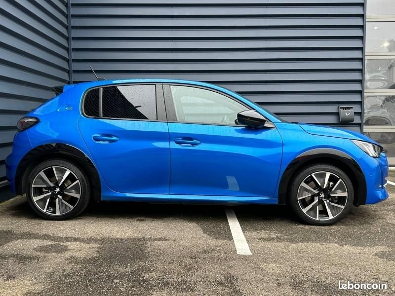 Peugeot 208 e-208 136ch GT (image 6)