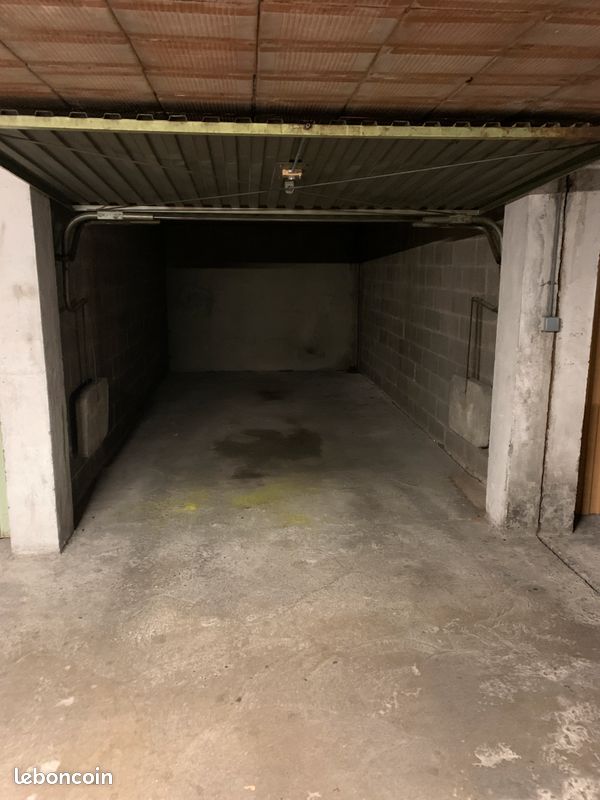 Garage Fermé en sous sol (image 2)