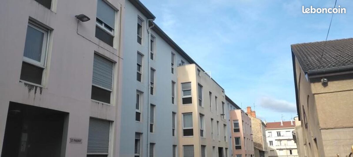Appartement 3 pièces 64 m² · à Saint-Étienne · 64 m² · 75 000 €