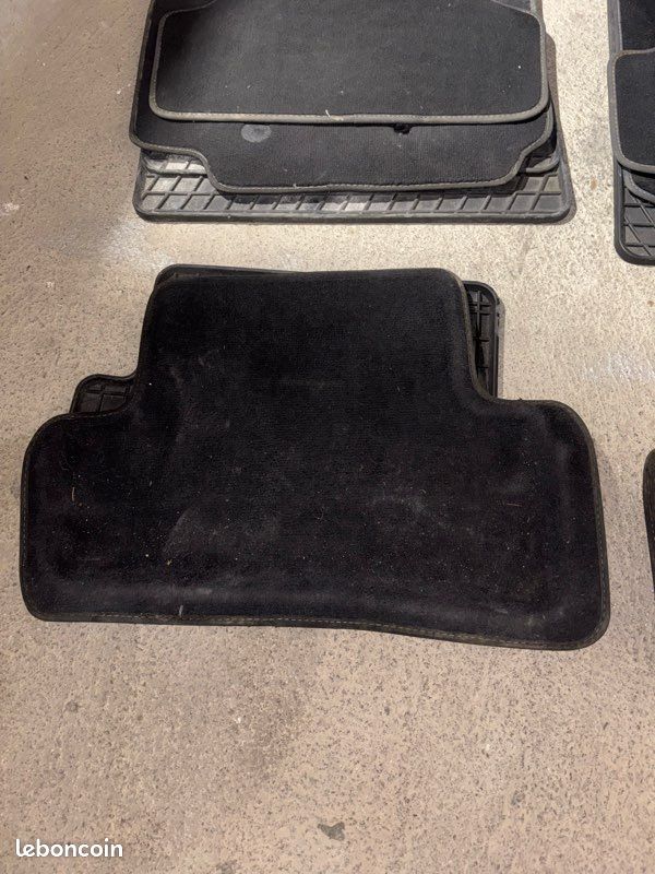 Tapis clio 3 origine moquette ou caoutchouc (image 3)