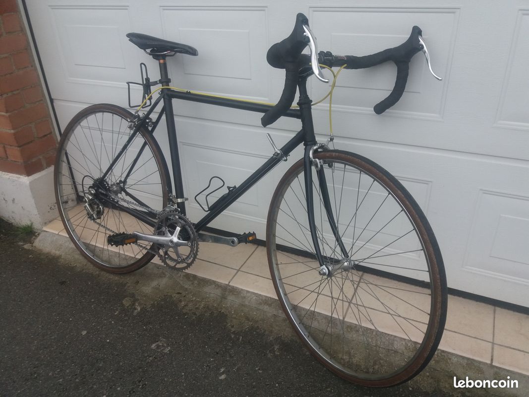 Vélo vintage, roue avec boyaux (image 4)