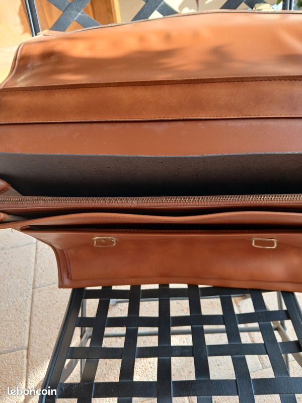 Beau cartable marron clair (image 2)