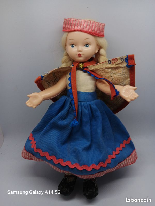 Ancienne Poupée Fille En Costume Robe Bleue - Poupée De Collection Vintage