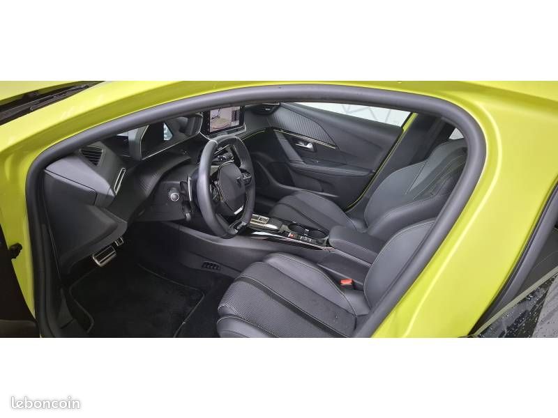 Peugeot 208 Hybrid 100 e-DCS6 GT (image 9)