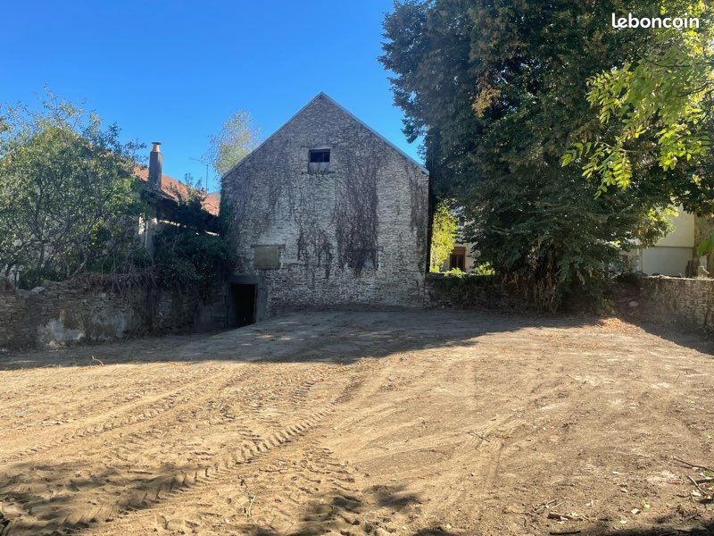 Maison 1 pièce 175 m² · à Saint-Yrieix-la-Perche · 175 m² · 40 000 €