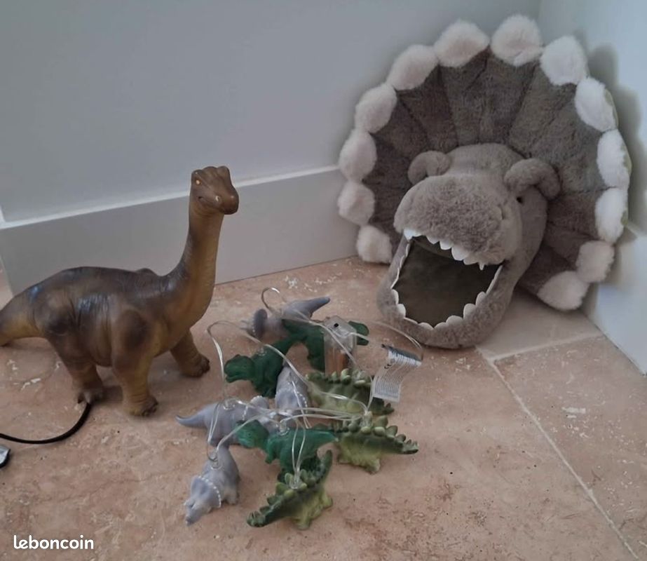 Lot décoration enfant thème dinosaure (image 1)