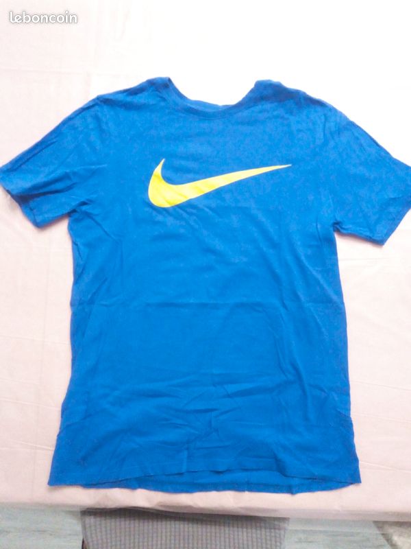T shirt Nike neufs (image 1)