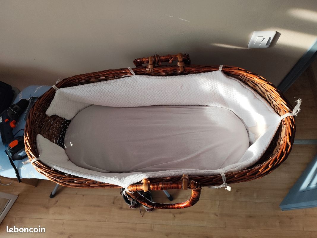 Landeau en osier pour bébé (image 3)