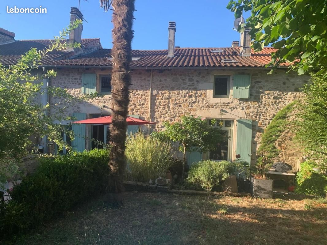 Maison 6 pièces 180 m² · à Nontron · 180 m² · 232 000 €