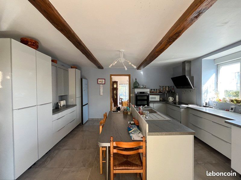 Maison 10 pièces 225 m² · à Bonrepos · 225 m² · 225 000 €