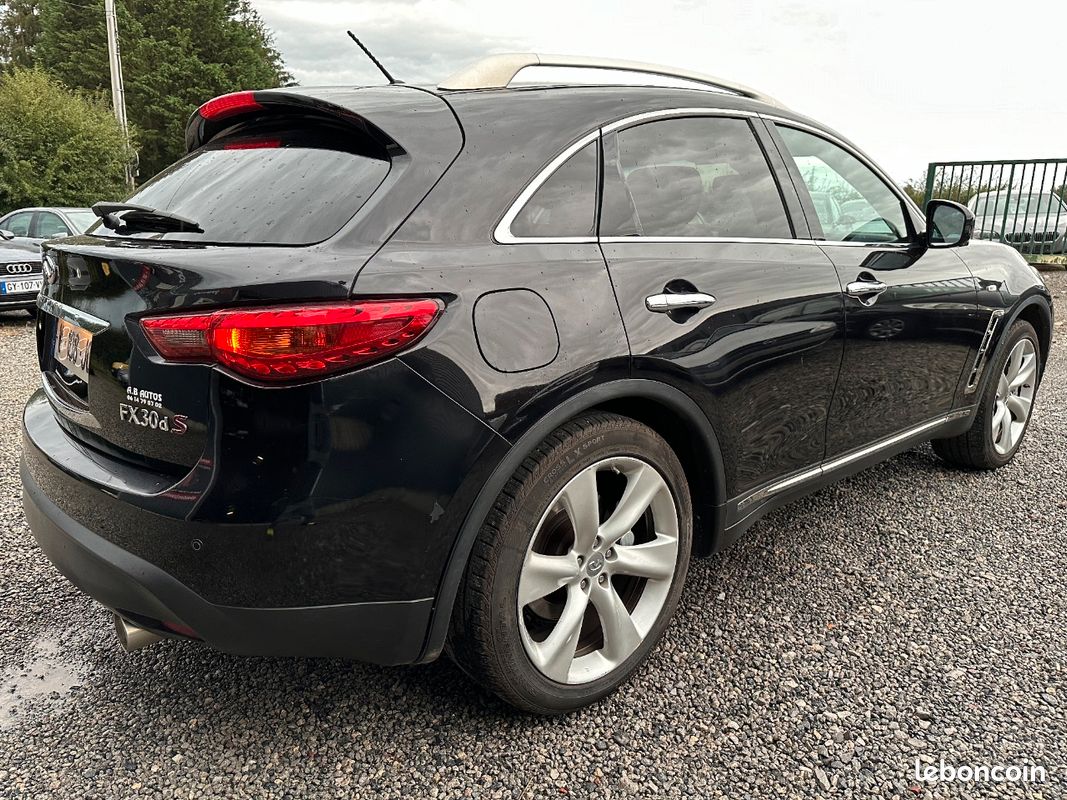 Infiniti fx 30ds / GPS / Toit ouvrant / cuir / regulateur / camera (image 3)