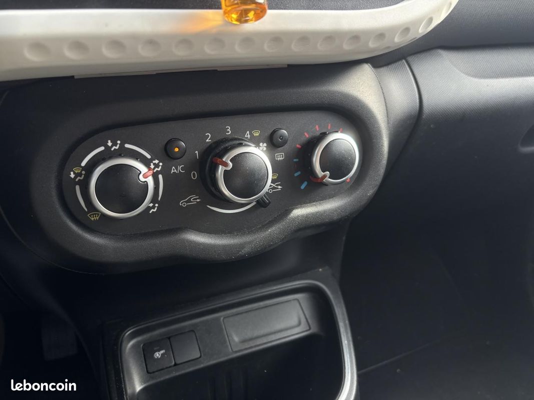 RENAULT TWINGO 1.0 Sce - 75 III BERLINE Zen PHASE 2 (image 20)