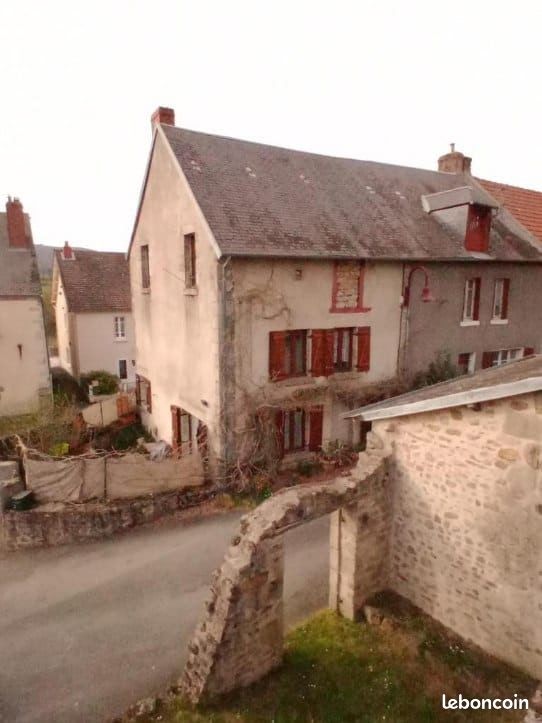 Maison 8 pièces 180 m² · à Saint-Sulpice-le-Guérétois · 180 m² · 90 000 €