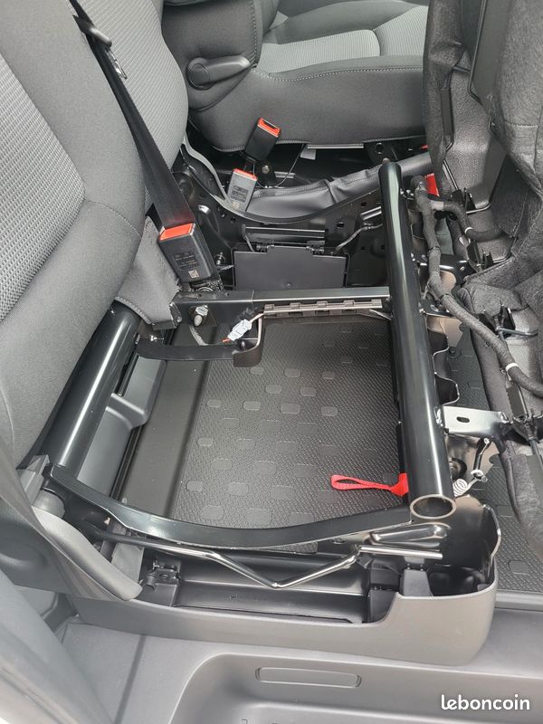 RENAULT TRAFIC VAN ( FOURGON ) L2H1 ADVANCE 3T 2.0Blue DCI 150 BVM6 03 PLACES NEUF avec CAMÉRA DE RECUL + CLIM AUTO + NAVIGATION + CARTE ACCES MAINS LIBRES + ANTIBROUILLARDS ( Prix de Vente 27 990 HT) (image 8)