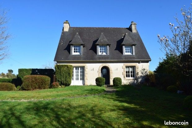 Maison 7 pièces 125 m² · à Carhaix-Plouguer · 125 m² · 235 000 €