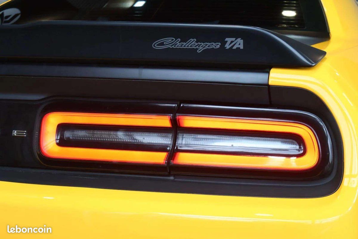 Dodge CHALLENGER SRT 392 Scat Pack * 6.4 HEMI * 491 ch * BVA * Caméra (image 10)
