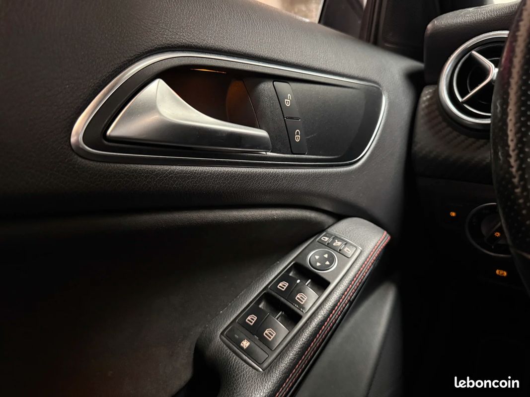 Mercedes-Benz CLASSE A 180D 110CH Fascination Pack AMG (image 23)