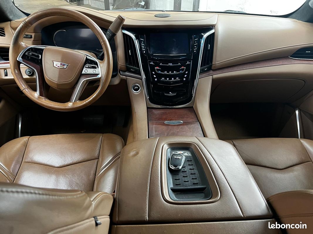 CADILLAC ESCALADE 6.2 V8 420 AWD Platinium 2017 (image 9)