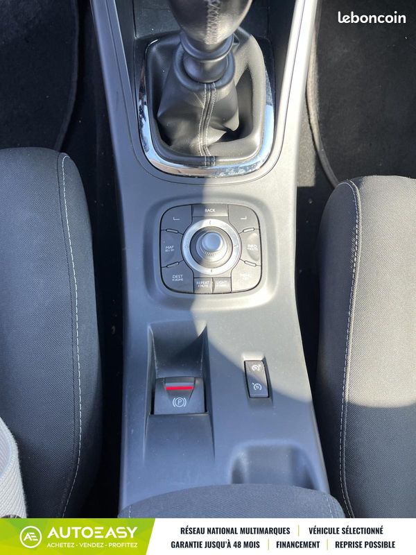 Renault Megane III Phase 2 Hatchback 1.2 TCE 16V ECO2 S&S (image 18)