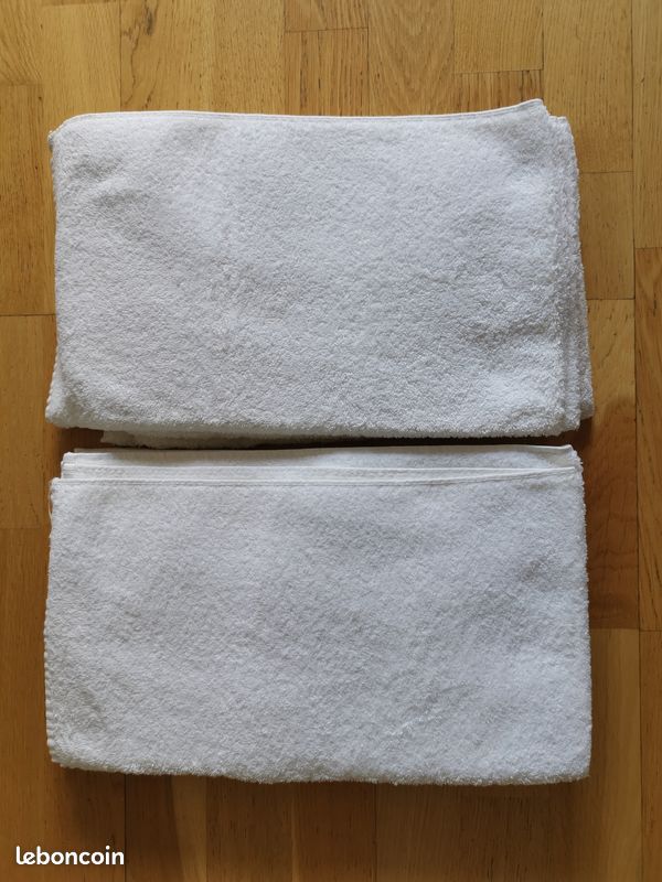 Serviettes de toilette blanches (image 2)