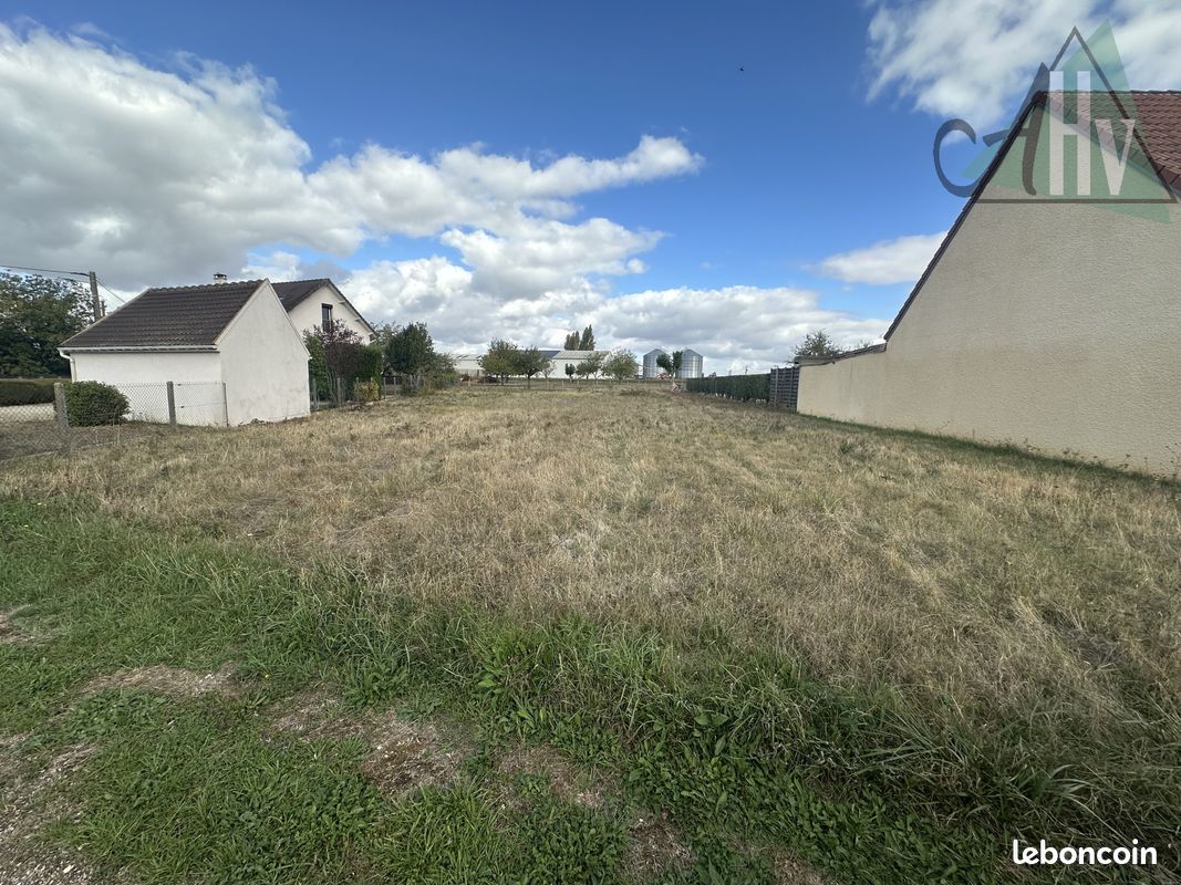 Terrain 1240 m² · à Vinneuf · 1 240 m² · 62 700 €