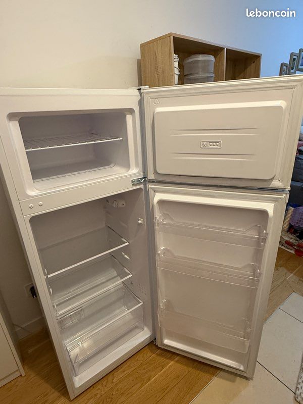 Réfrigérateur avec congélateur en haut - Proline DD207WH (emballé) (image 1)