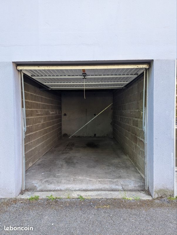 Location garage fermé (image 1)