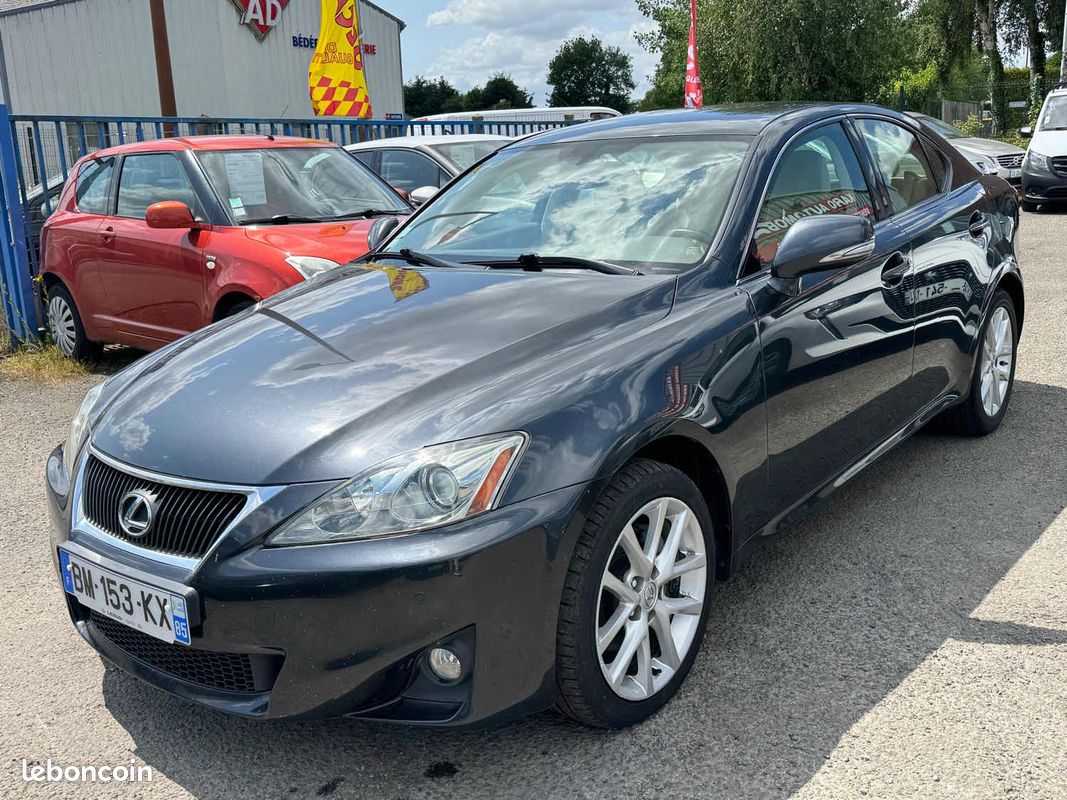 Lexus is200 (image 2)