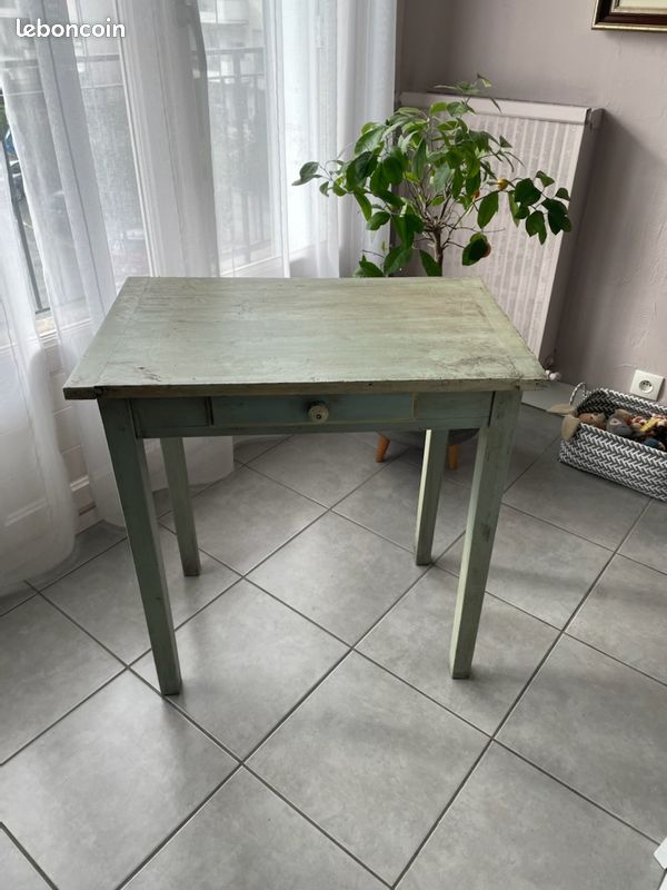 Table (image 1)