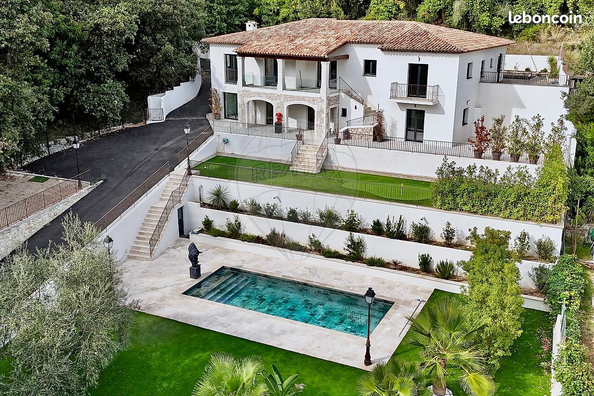 Maison 8 pièces 282 m² · à Roquefort-les-Pins · 282 m² · 1 790 000 €