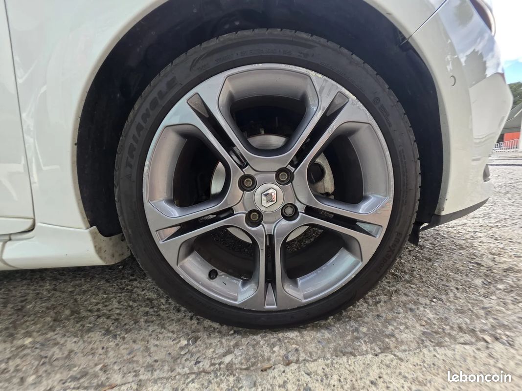 Renault CLIO IV Intens Pack GT Line / Vidange Neuve / (image 45)