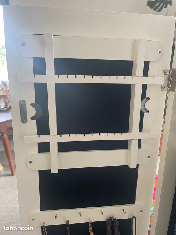 Miroir porte-bijoux (image 3)