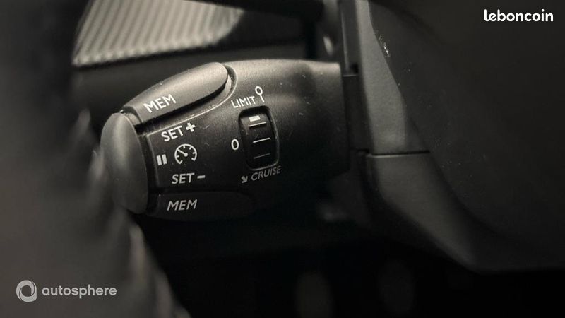 Peugeot 208 1.2 100ch S&S Allure (image 25)