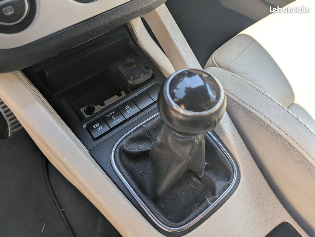 VOLKSWAGEN EOS 2.0 16S TDI 140 CR FAP Carat Toit Ouvrant/ Sièges Chauffant (image 23)