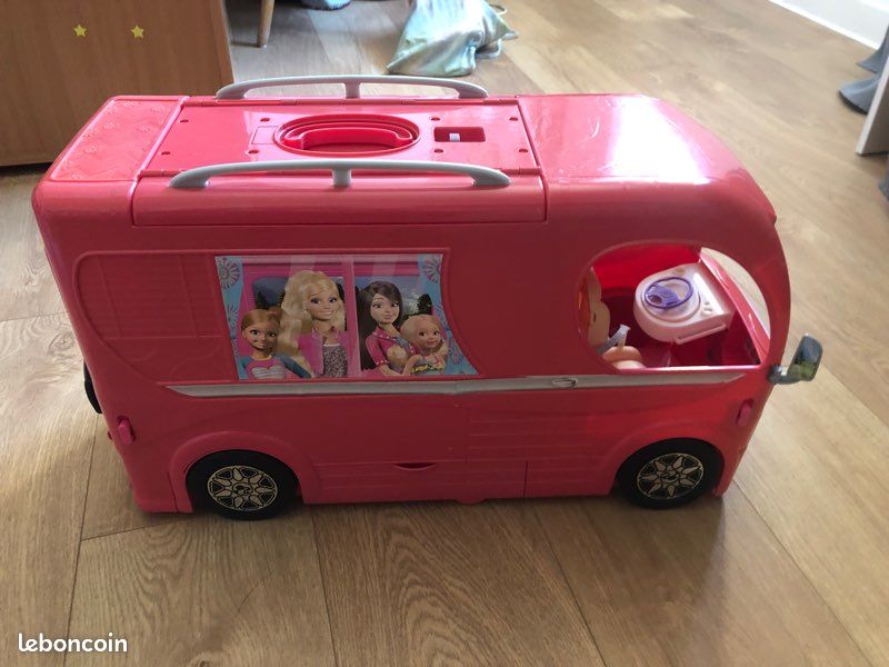 Camping-car et voiture barbie (image 4)