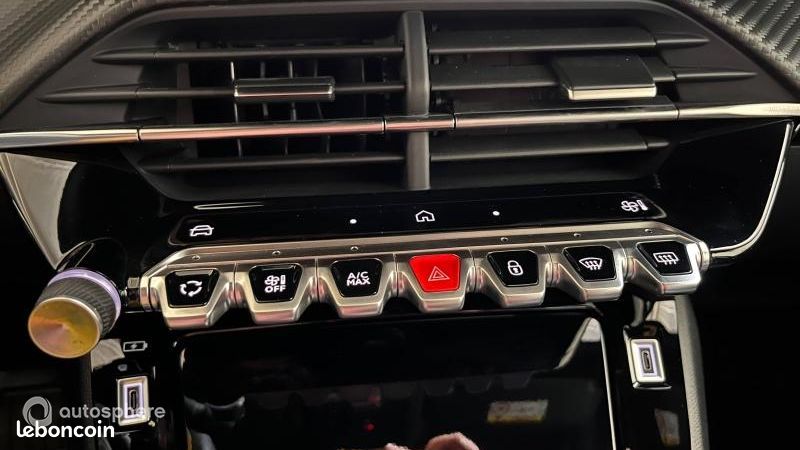 Peugeot 2008 1.2 Hybrid 145ch Envy e-DCS6 (image 24)