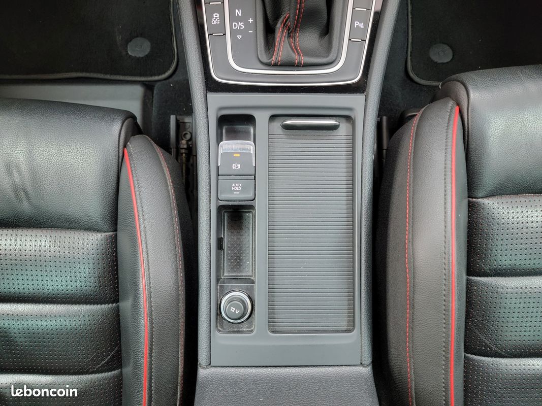 VOLKSWAGEN GOLF 2.0 GTI TSI 245ch DSG7 (image 16)