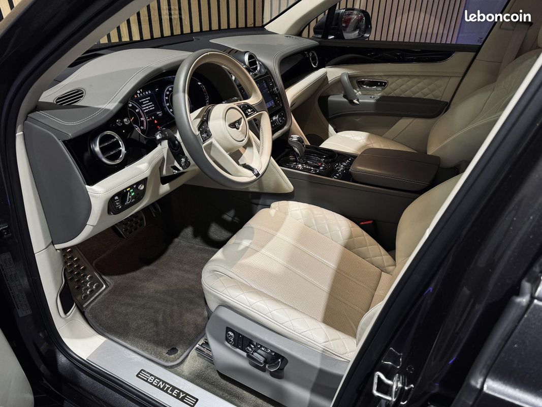 Bentley bentayga 6.0 w12 608 ligne akrapovic etat neuf suivi complet bentley immat france (image 3)